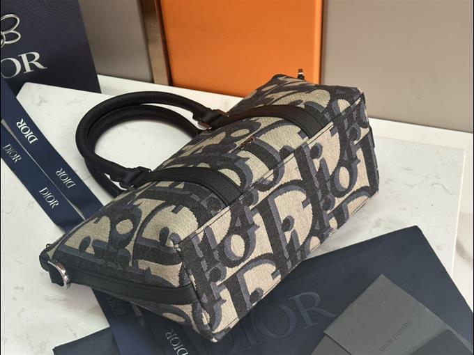 2025228Y 550P203145957